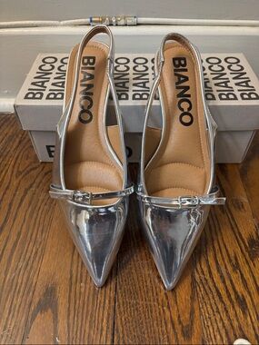 BIANCO Metallic Silver Pointed Slingback Flats
